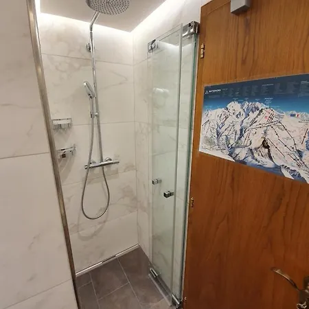 شقة Strahlhorn